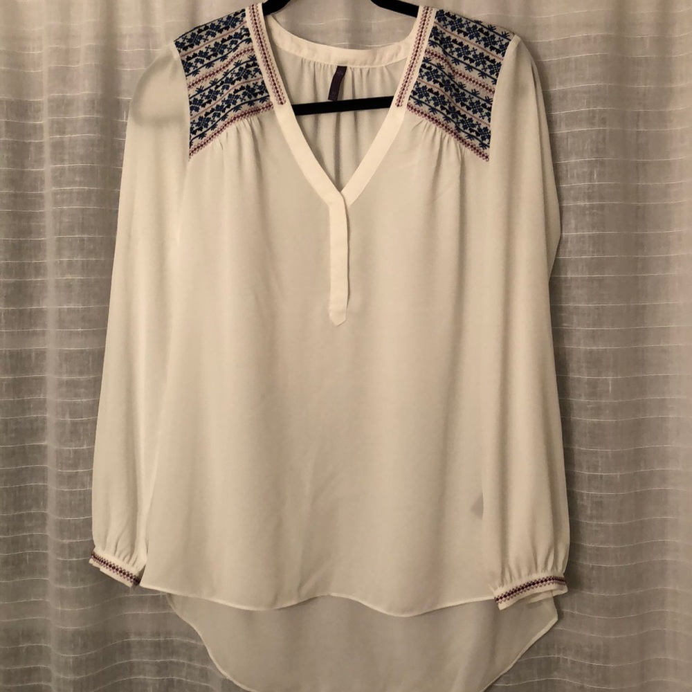NYDJ embroidered high/low blouse size XS